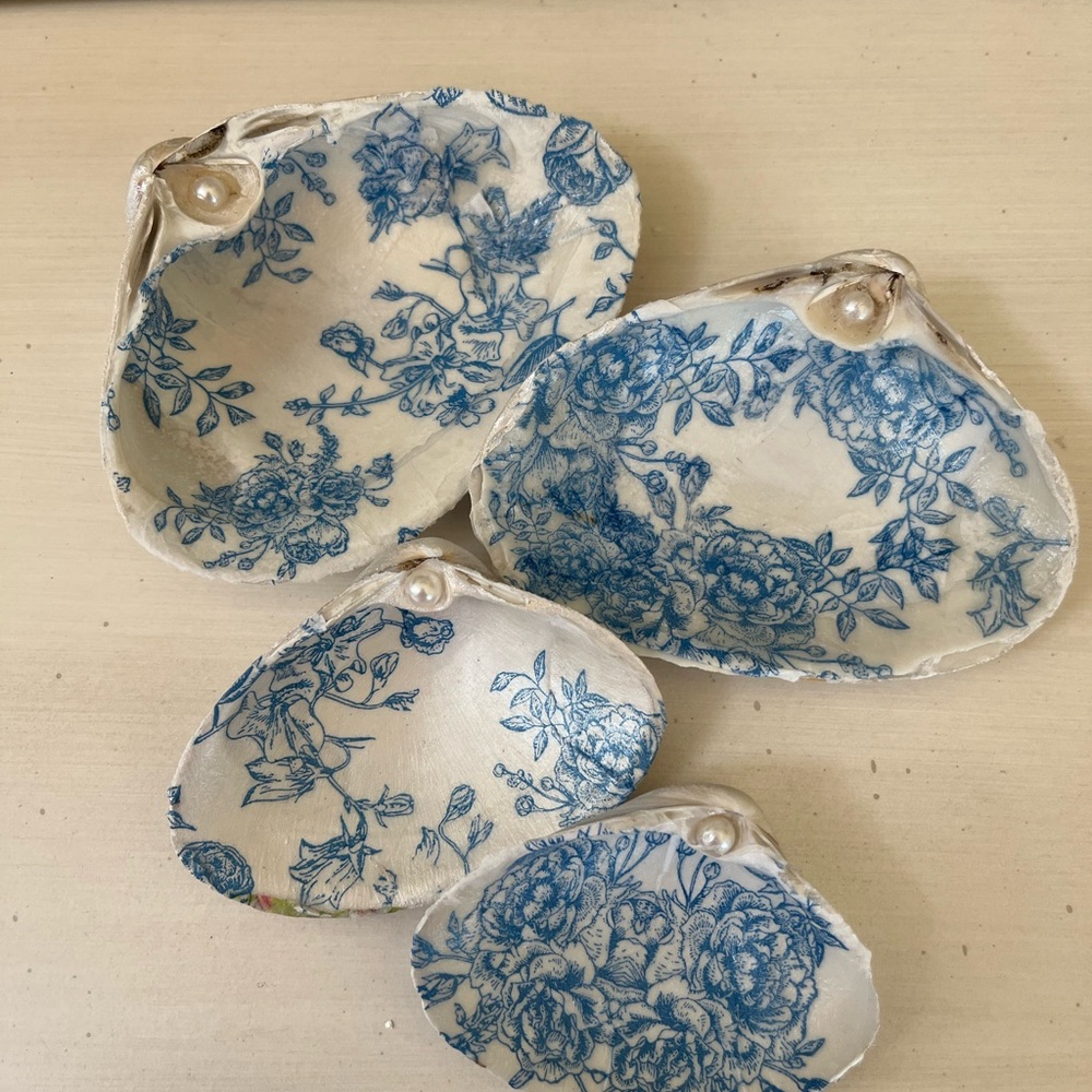 🌼set of 4-decoupage shells